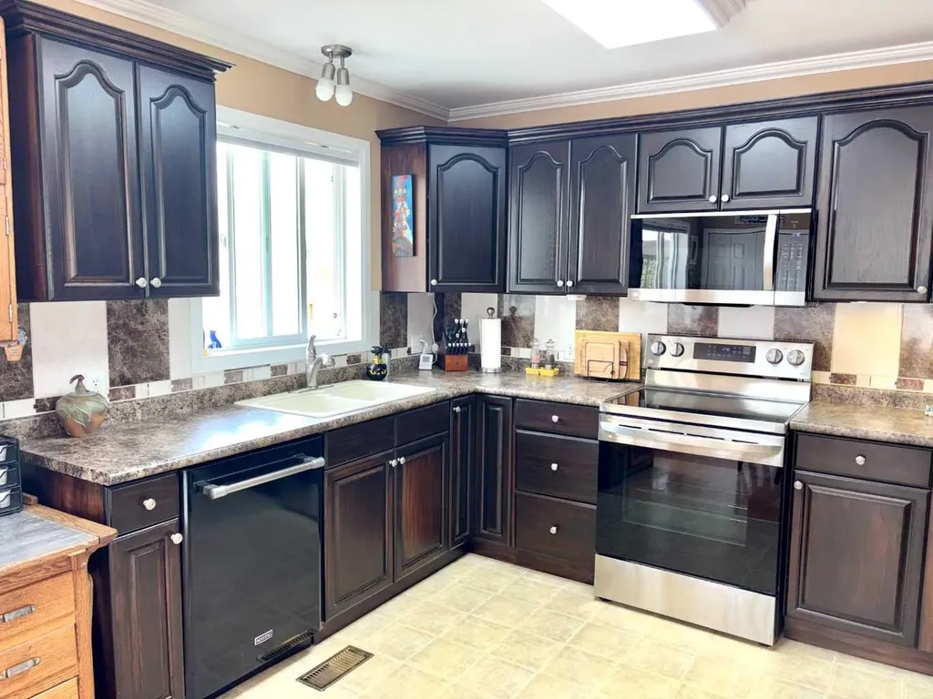 4632 51 Street Mannville AB T0B 2W0