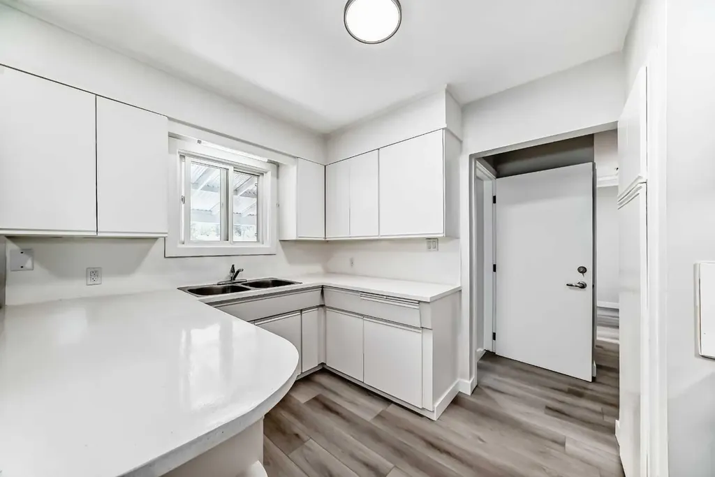 1508 45 Street SE Calgary AB T2A1N2