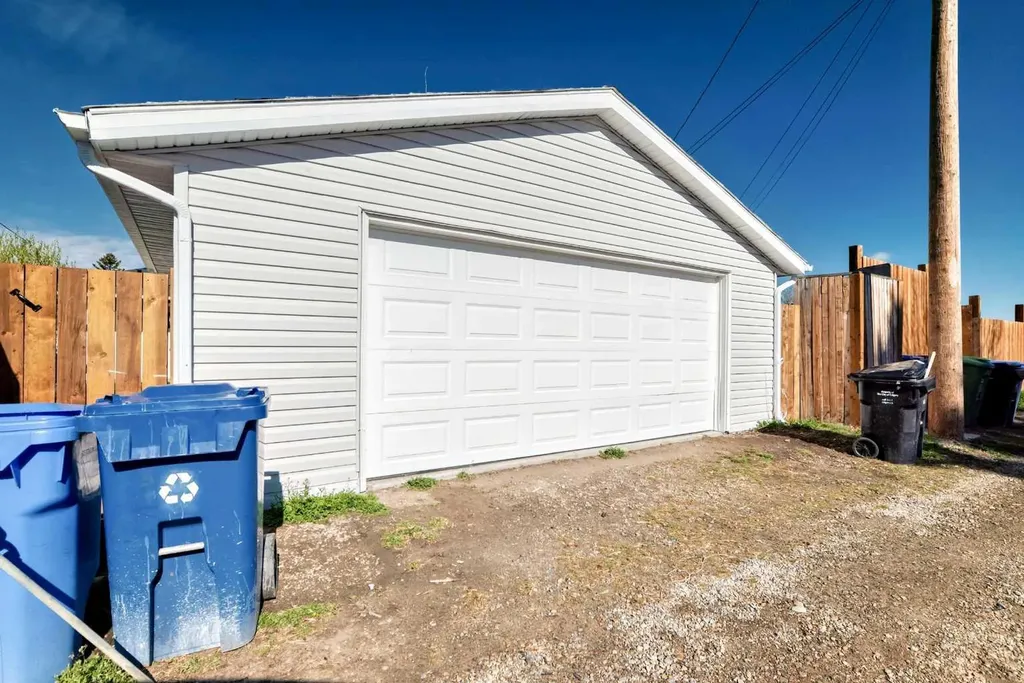 1508 45 Street SE Calgary AB T2A1N2