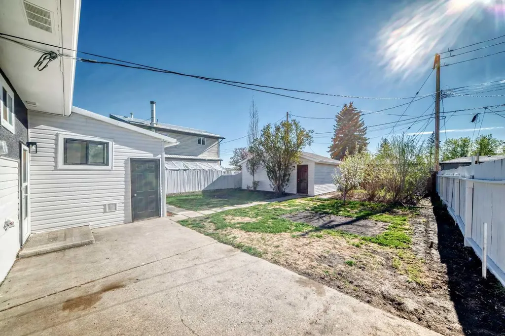 1508 45 Street SE Calgary AB T2A1N2