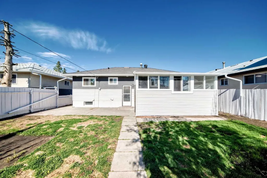 1508 45 Street SE Calgary AB T2A1N2