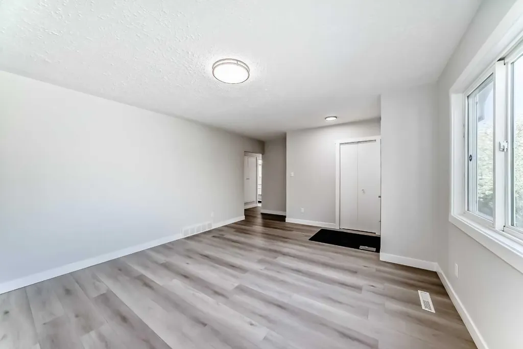 1508 45 Street SE Calgary AB T2A1N2