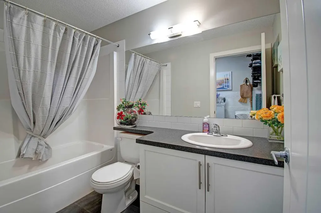 604 East Lake Boulevard NE Airdrie AB T4A 0G6
