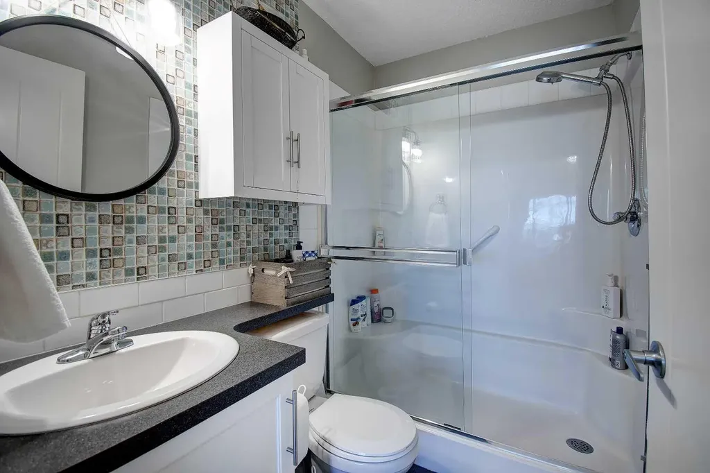 604 East Lake Boulevard NE Airdrie AB T4A 0G6