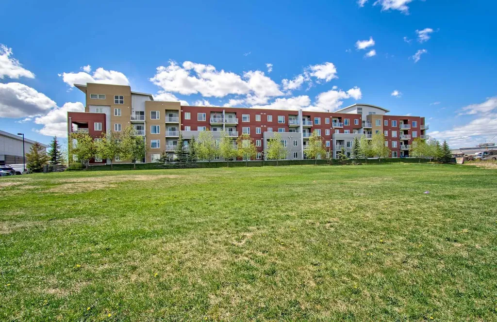 604 East Lake Boulevard NE Airdrie AB T4A 0G6