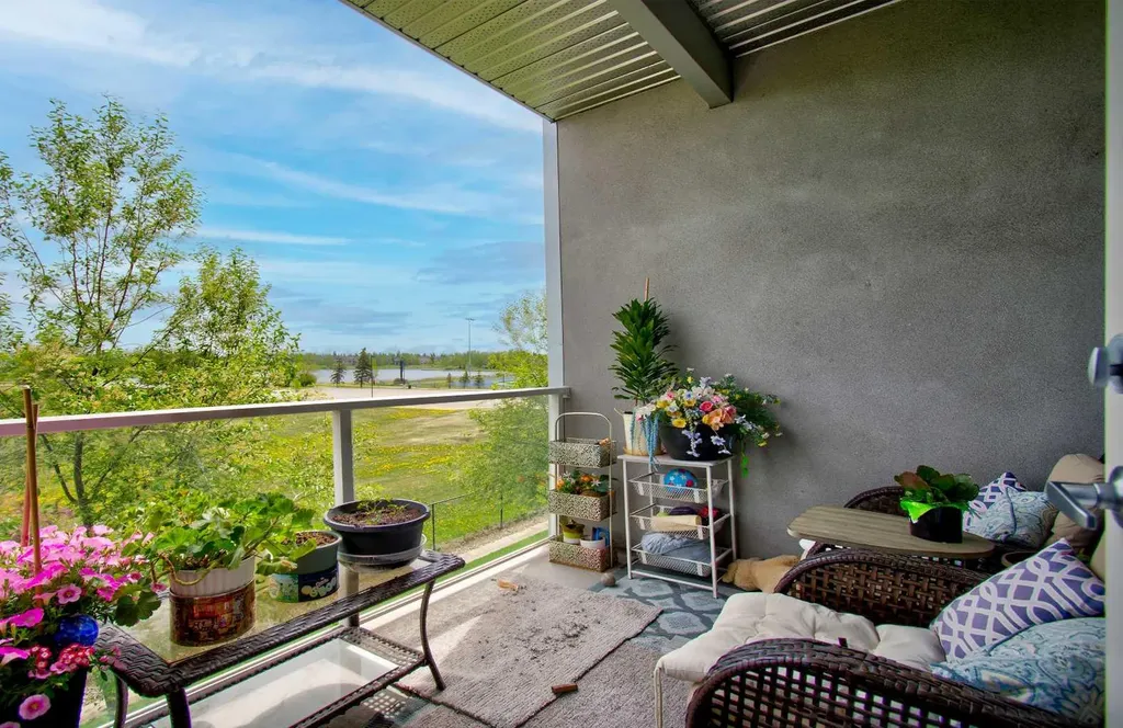 604 East Lake Boulevard NE Airdrie AB T4A 0G6