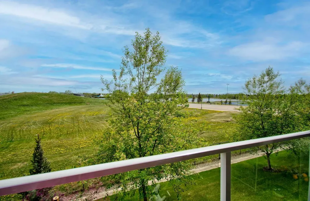 604 East Lake Boulevard NE Airdrie AB T4A 0G6
