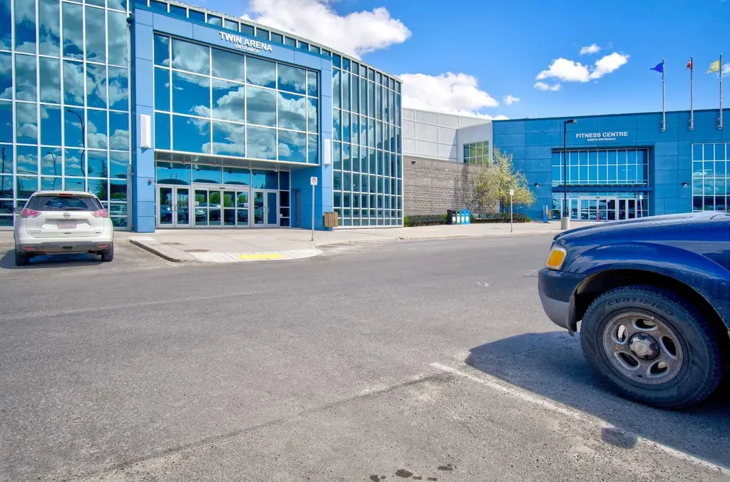 604 East Lake Boulevard NE Airdrie AB T4A 0G6