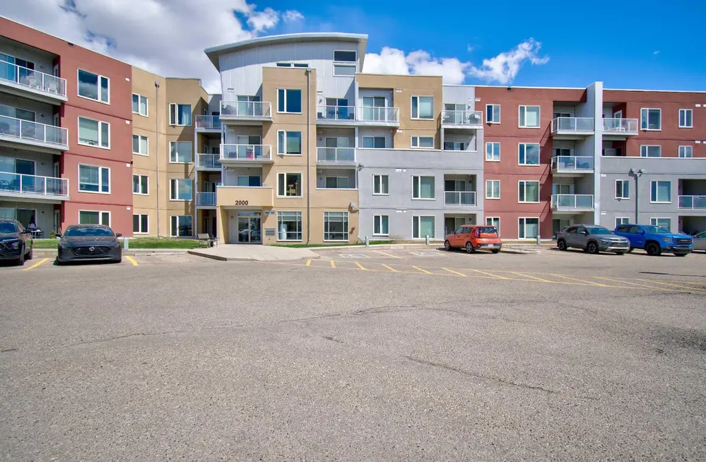 604 East Lake Boulevard NE Airdrie AB T4A 0G6