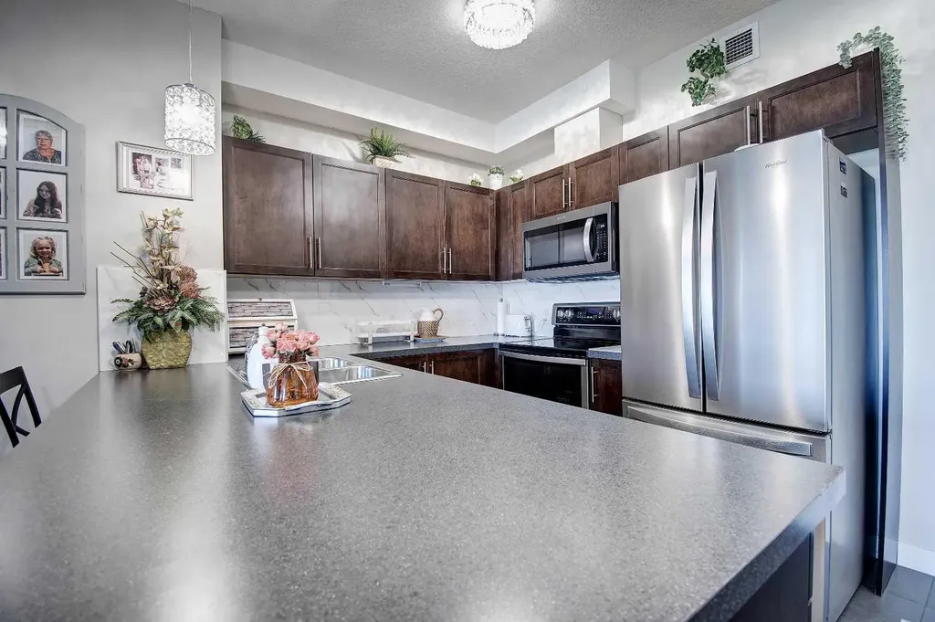 604 East Lake Boulevard NE Airdrie AB T4A 0G6