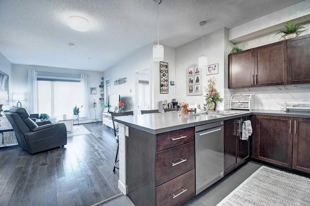 604 East Lake Boulevard NE Airdrie AB T4A 0G6