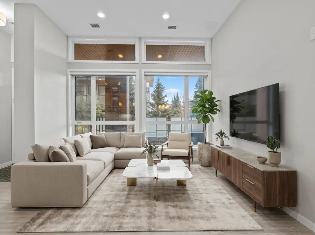 124 Mahogany Centre SE Calgary AB T3M 2Y1