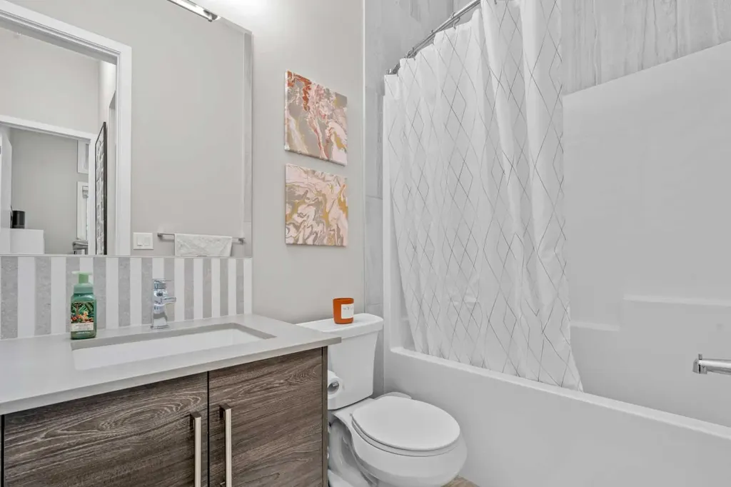 124 Mahogany Centre SE Calgary AB T3M 2Y1