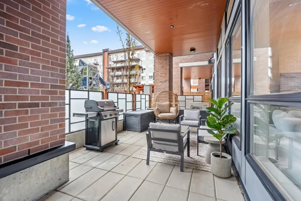 124 Mahogany Centre SE Calgary AB T3M 2Y1