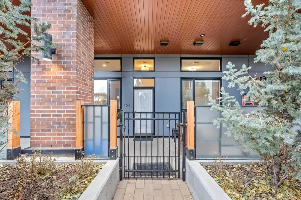 124 Mahogany Centre SE Calgary AB T3M 2Y1