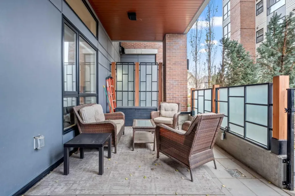 124 Mahogany Centre SE Calgary AB T3M 2Y1