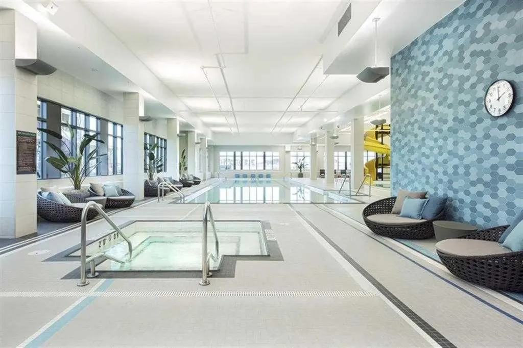 124 Mahogany Centre SE Calgary AB T3M 2Y1