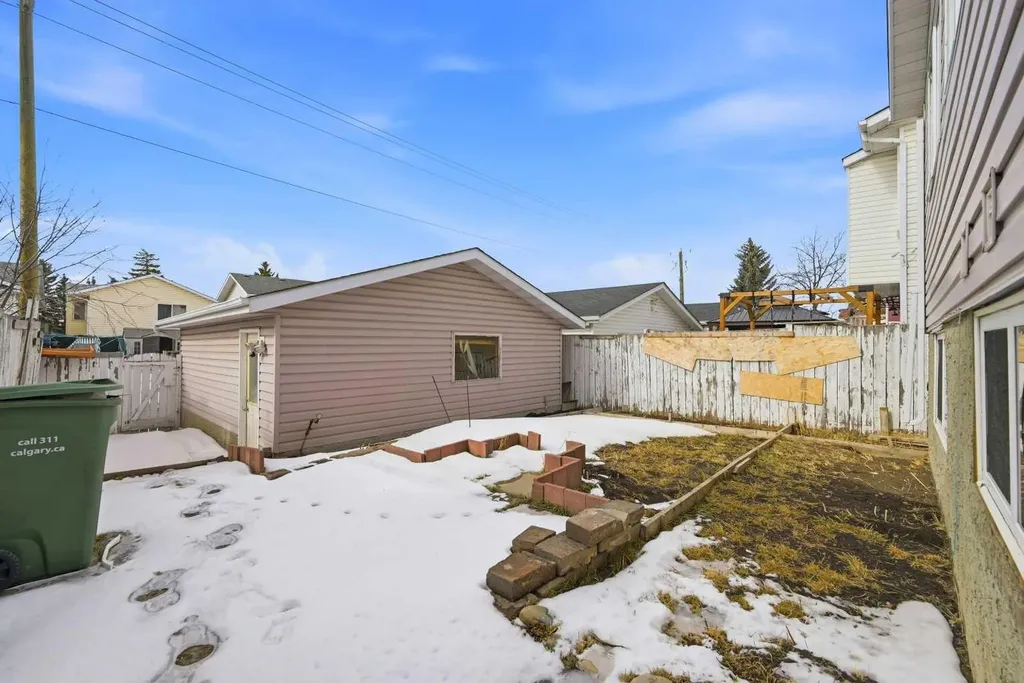 3710 Catalina Boulevard NE Calgary AB T1Y6W6