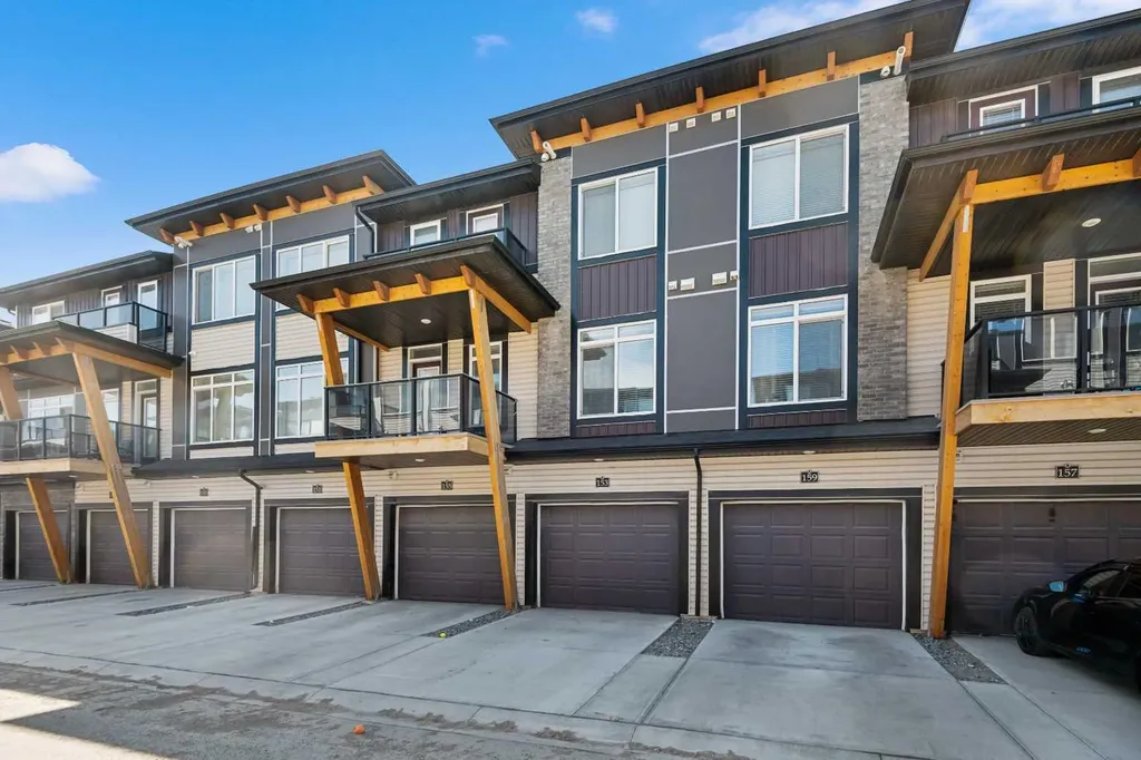 153 Savanna Walk NE Calgary AB T3J0Y3