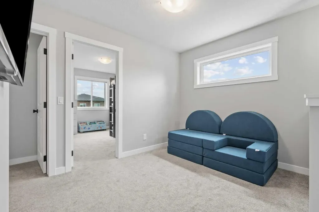 4618 81 Street NW Calgary AB T3B 2P6