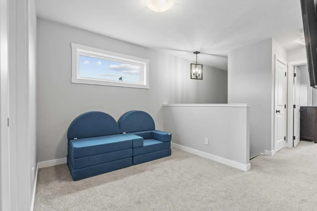 4618 81 Street NW Calgary AB T3B 2P6