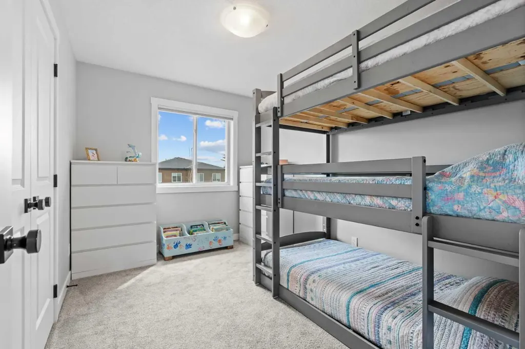 4618 81 Street NW Calgary AB T3B 2P6