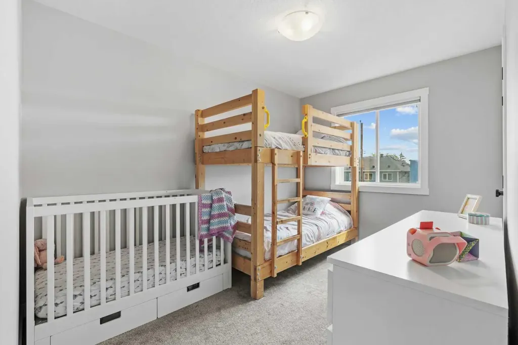 4618 81 Street NW Calgary AB T3B 2P6