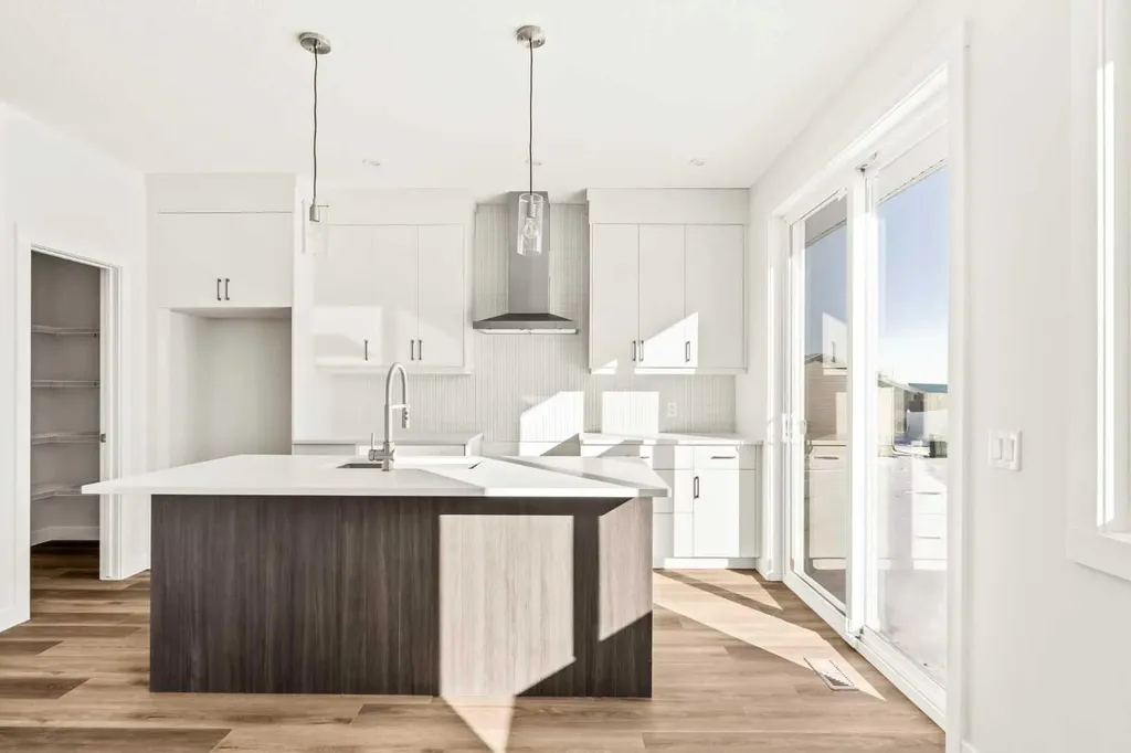 885 Livingston View NE Calgary AB T3P 2K7
