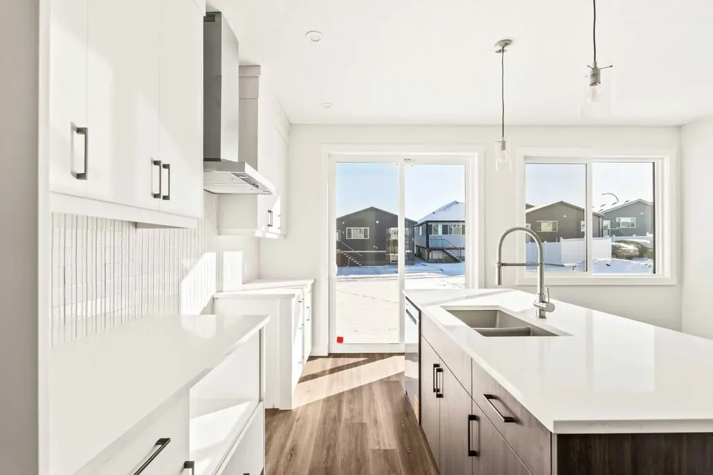 885 Livingston View NE Calgary AB T3P 2K7