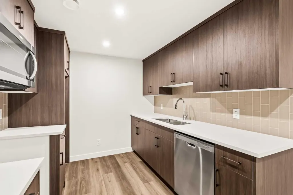 885 Livingston View NE Calgary AB T3P 2K7