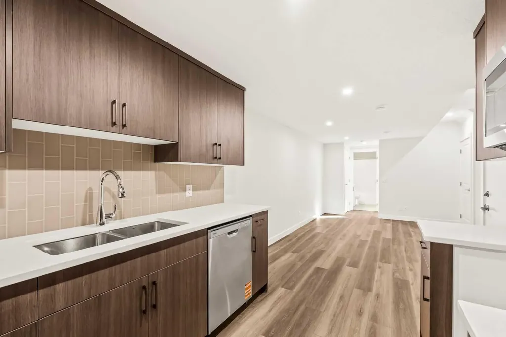 885 Livingston View NE Calgary AB T3P 2K7
