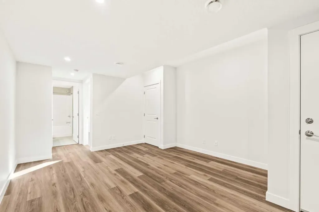 885 Livingston View NE Calgary AB T3P 2K7
