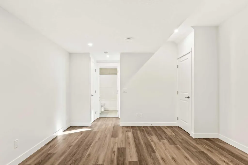 885 Livingston View NE Calgary AB T3P 2K7
