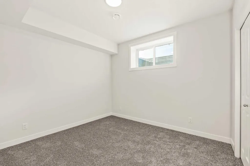 885 Livingston View NE Calgary AB T3P 2K7