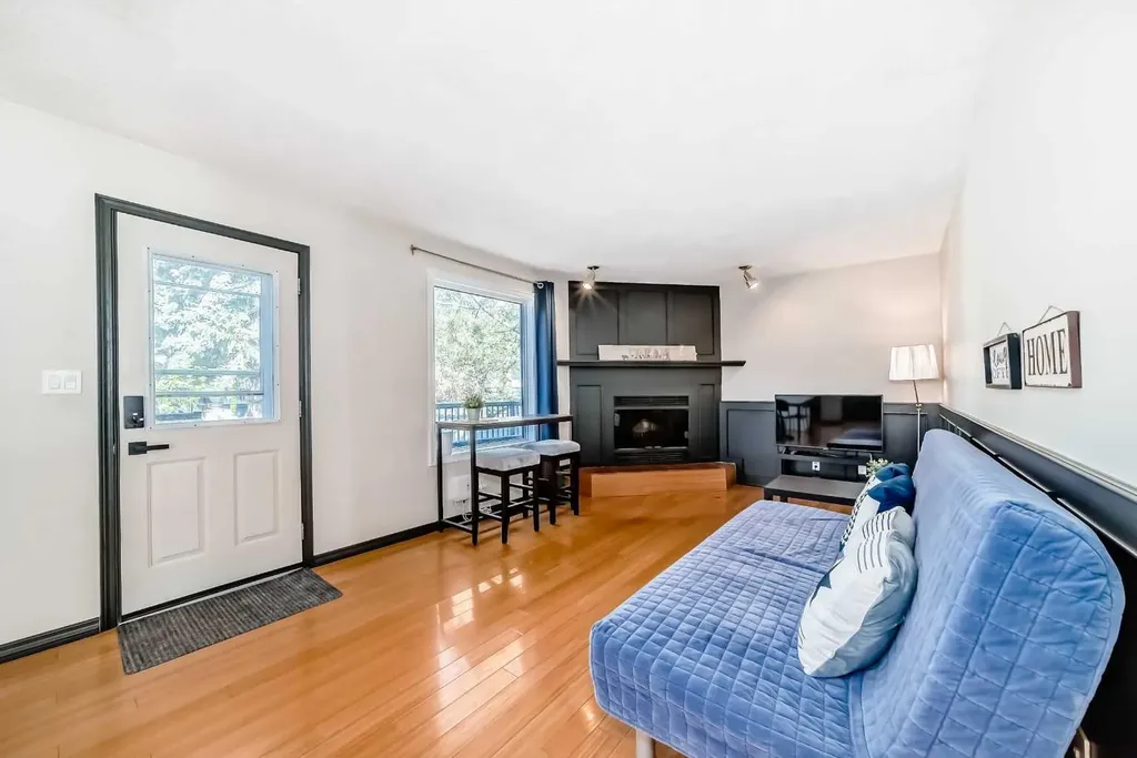 6907 6 Street SW Calgary AB T2V 5H8