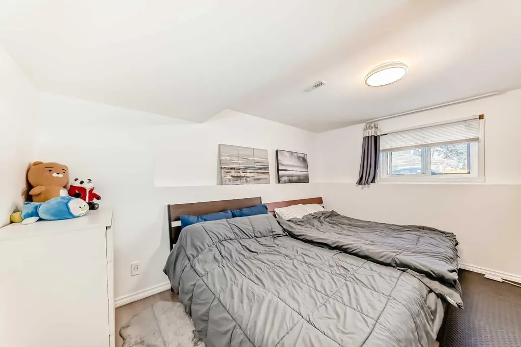 6907 6 Street SW Calgary AB T2V 5H8