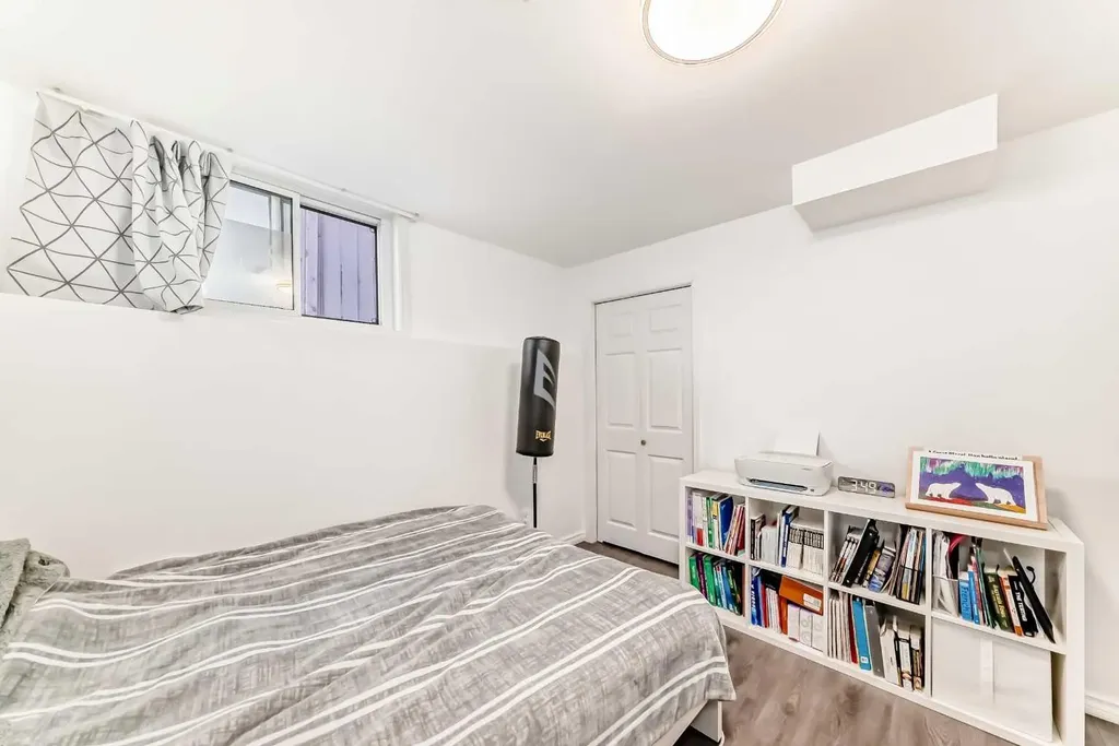 6907 6 Street SW Calgary AB T2V 5H8