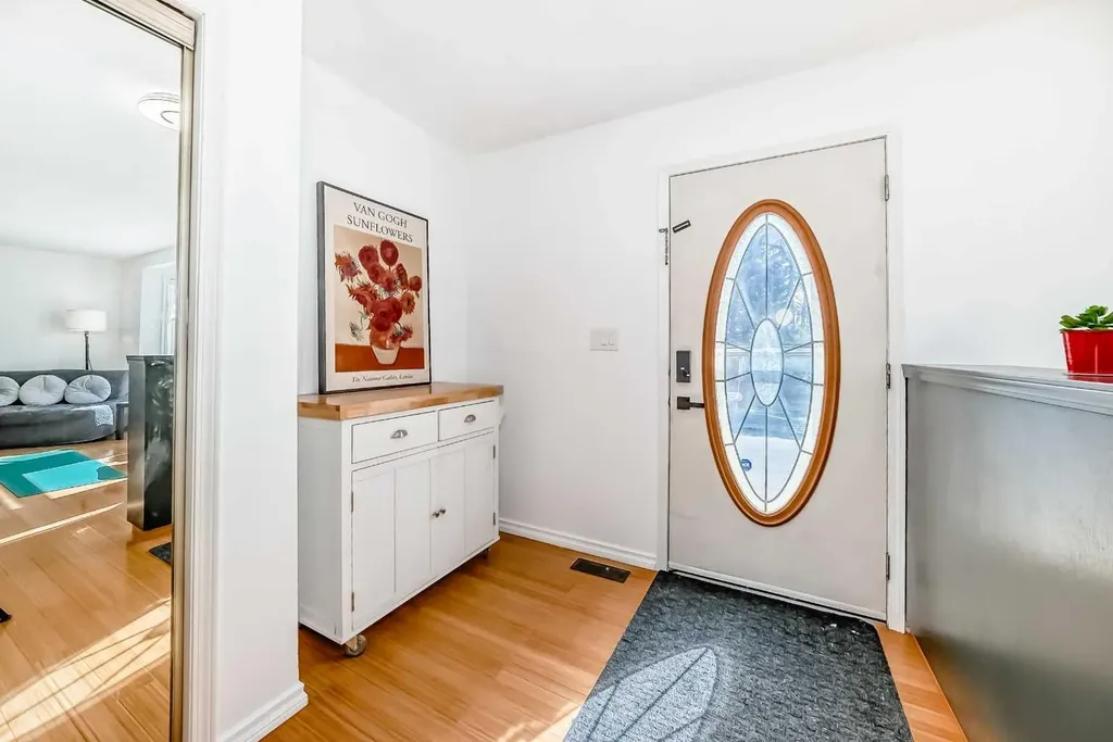 6907 6 Street SW Calgary AB T2V 5H8
