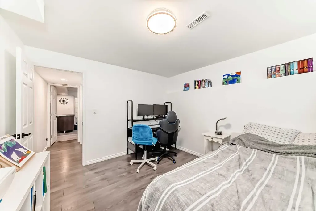 6907 6 Street SW Calgary AB T2V 5H8