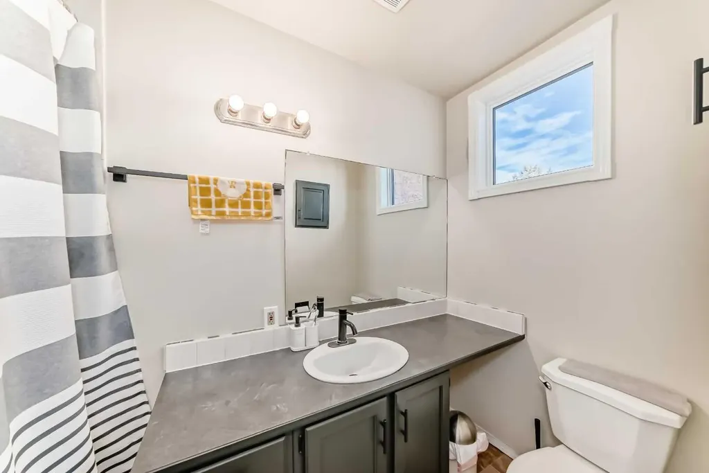 6907 6 Street SW Calgary AB T2V 5H8