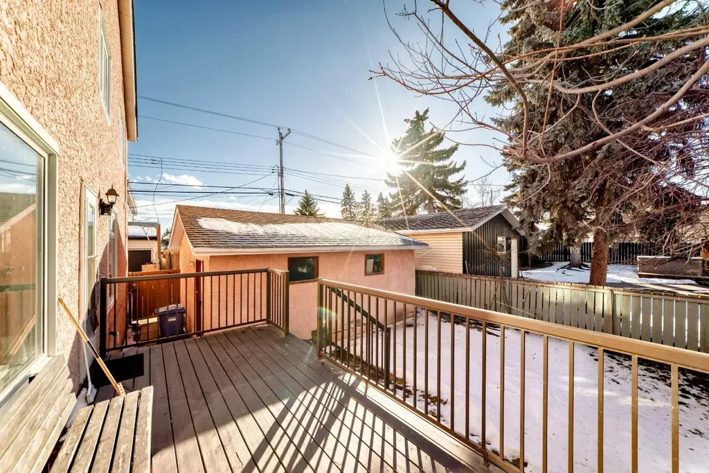 6907 6 Street SW Calgary AB T2V 5H8