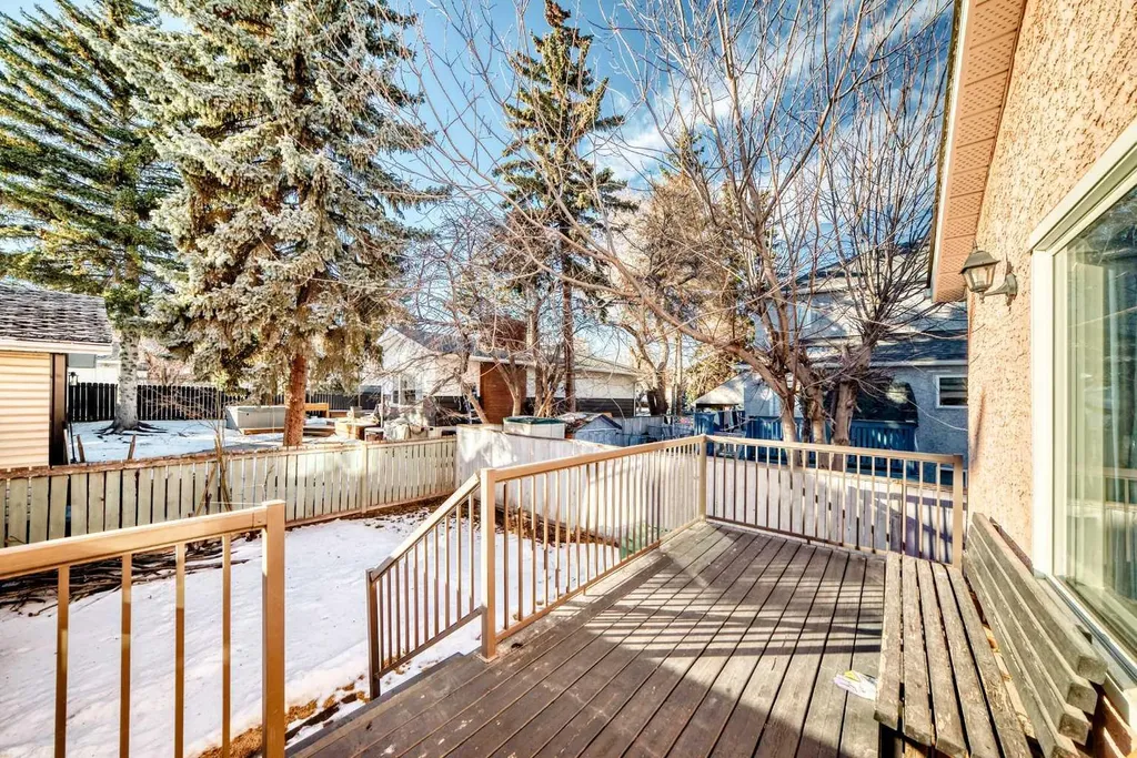 6907 6 Street SW Calgary AB T2V 5H8