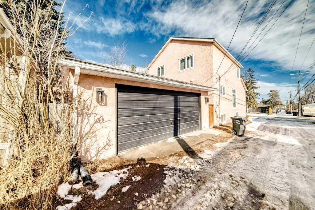6907 6 Street SW Calgary AB T2V 5H8