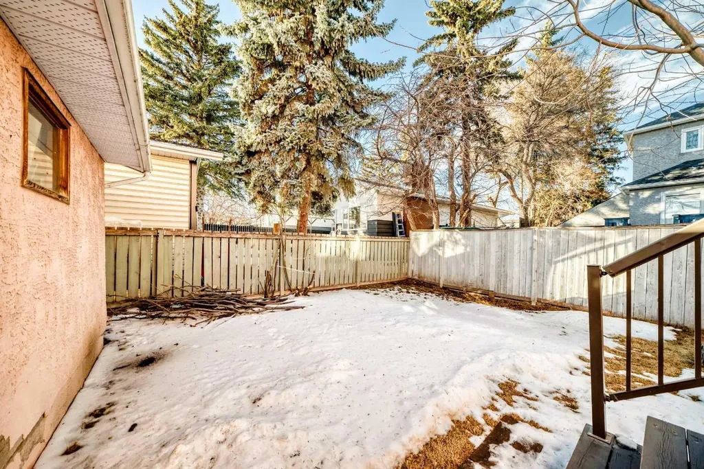 6907 6 Street SW Calgary AB T2V 5H8