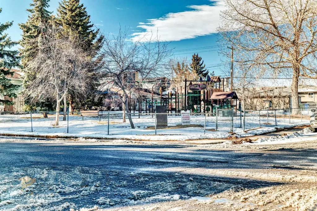 6907 6 Street SW Calgary AB T2V 5H8