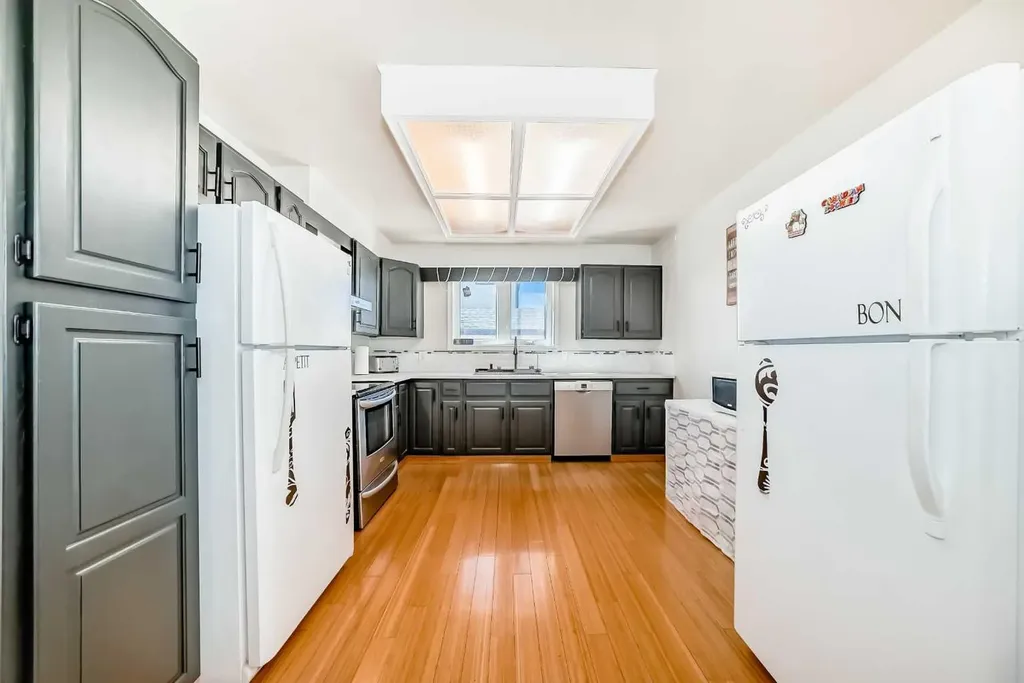 6907 6 Street SW Calgary AB T2V 5H8