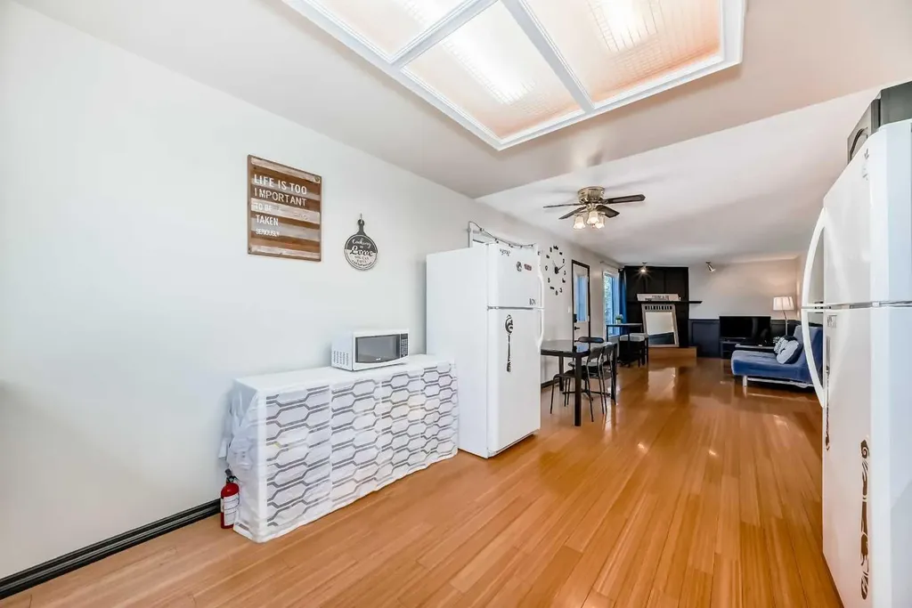 6907 6 Street SW Calgary AB T2V 5H8