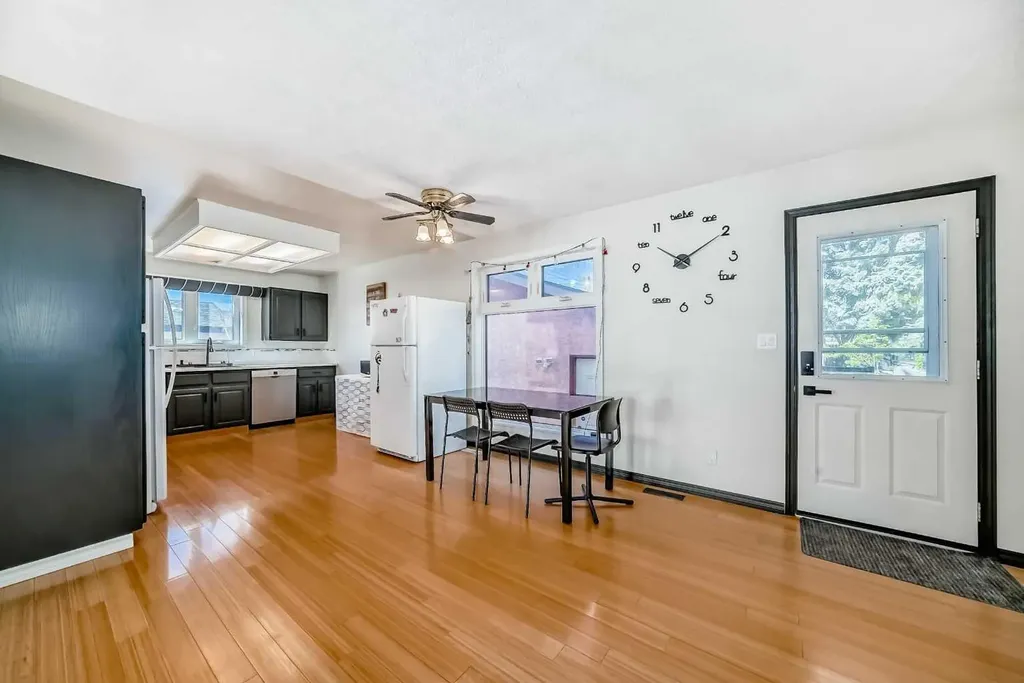 6907 6 Street SW Calgary AB T2V 5H8