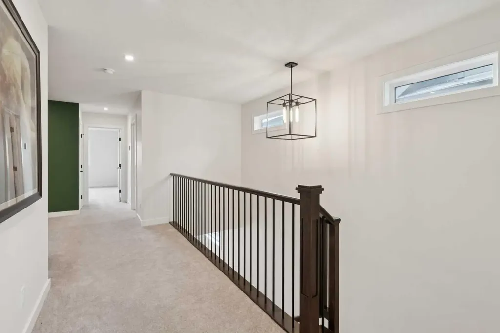 195 Greenwich Drive NW Calgary AB T3B 6P1