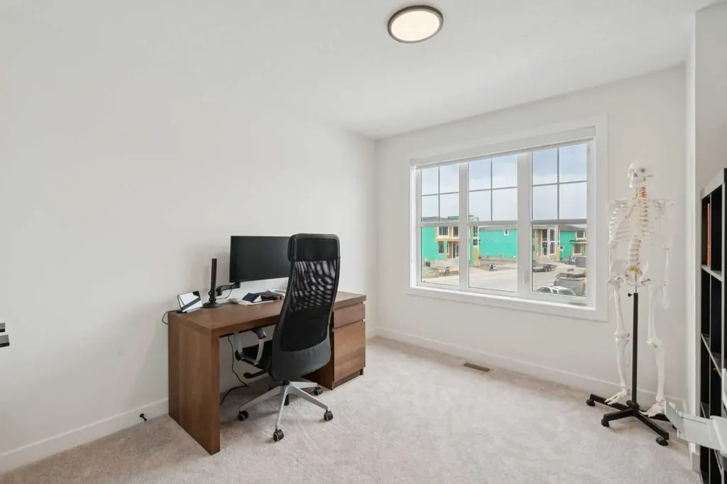 195 Greenwich Drive NW Calgary AB T3B 6P1